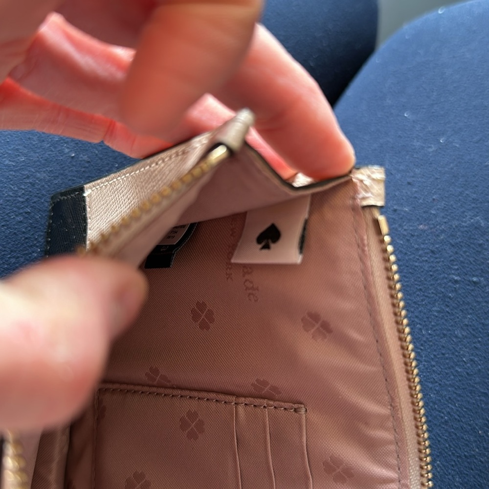 kate spade ♠️ New York authentic wristlet - Picture 6 of 6